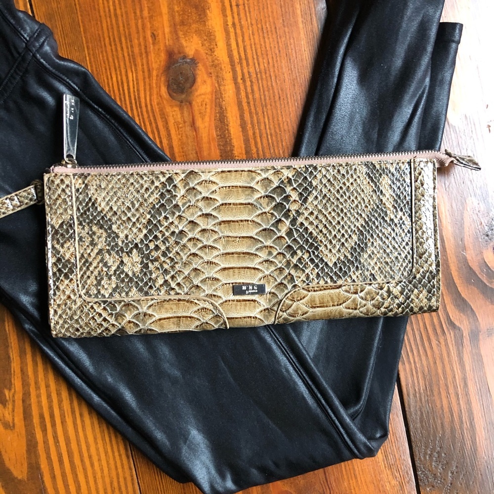 🐍 MNG by Mango Snakeskin Wristlet 🐍